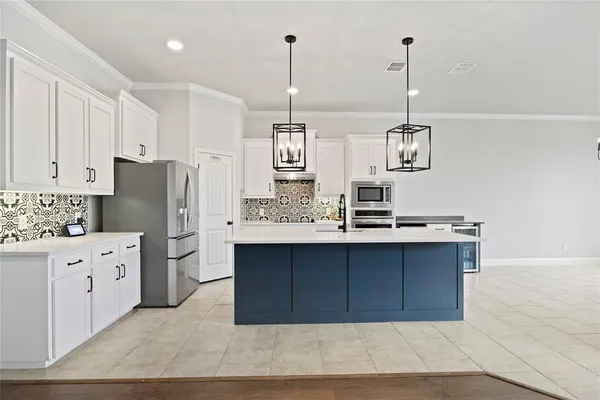 $680,000 | 294 County Road 3386, Paradise, TX 76073