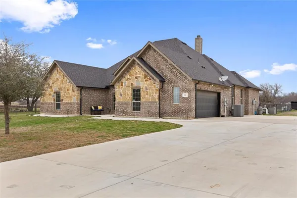 $680,000 | 294 County Road 3386, Paradise, TX 76073