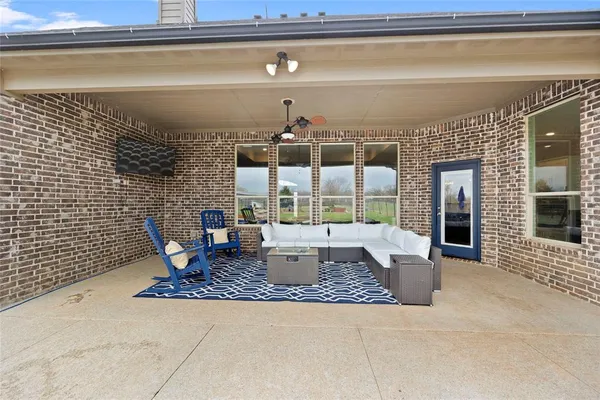 $680,000 | 294 County Road 3386, Paradise, TX 76073