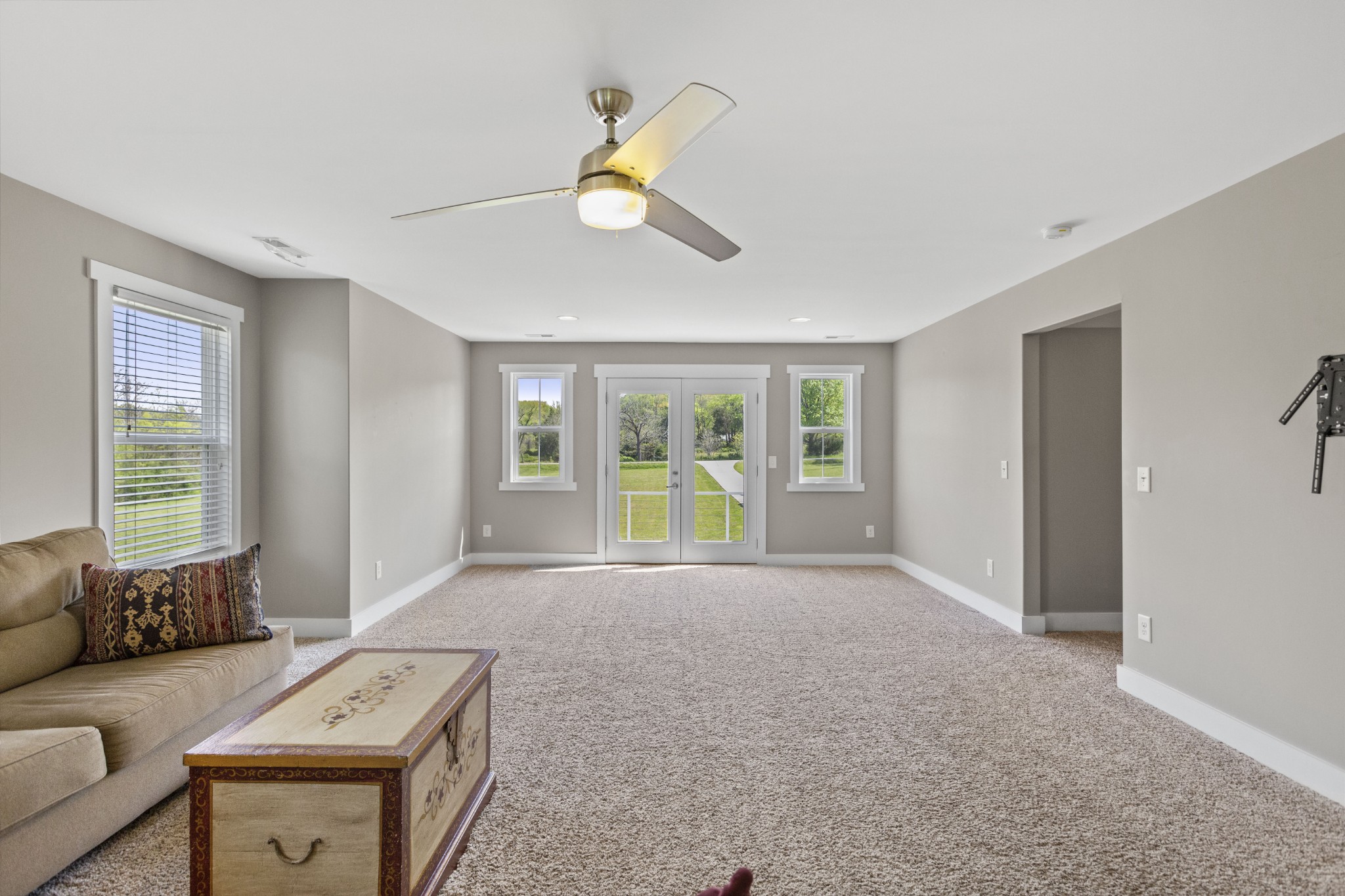 11484 Patterson Road Rockvale, TN 37153 - Photo 16 of 32 a living room with furniture and a window