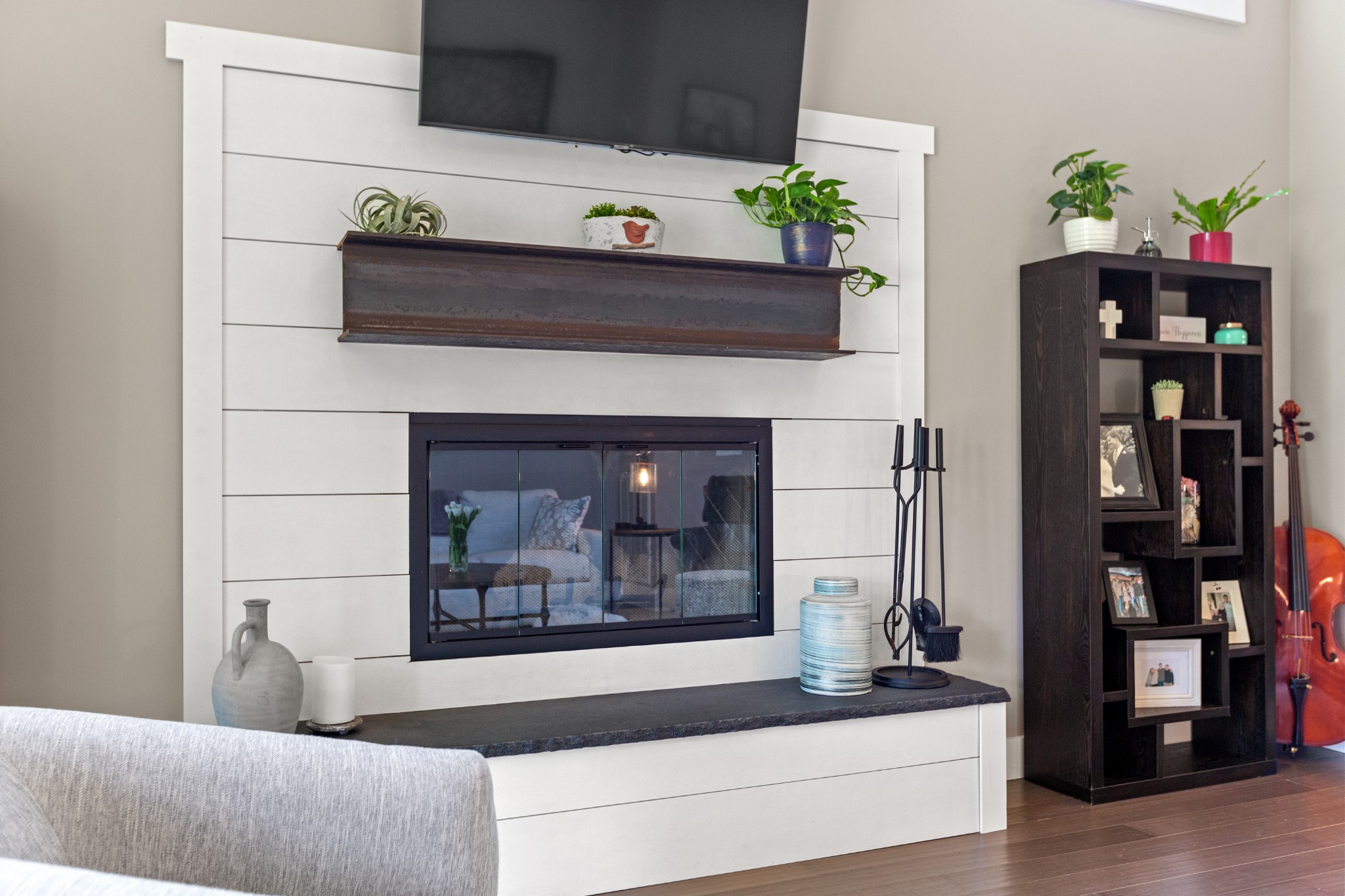 11484 Patterson Road Rockvale, TN 37153 - Photo 10 of 32 a living room with furniture and a fireplace