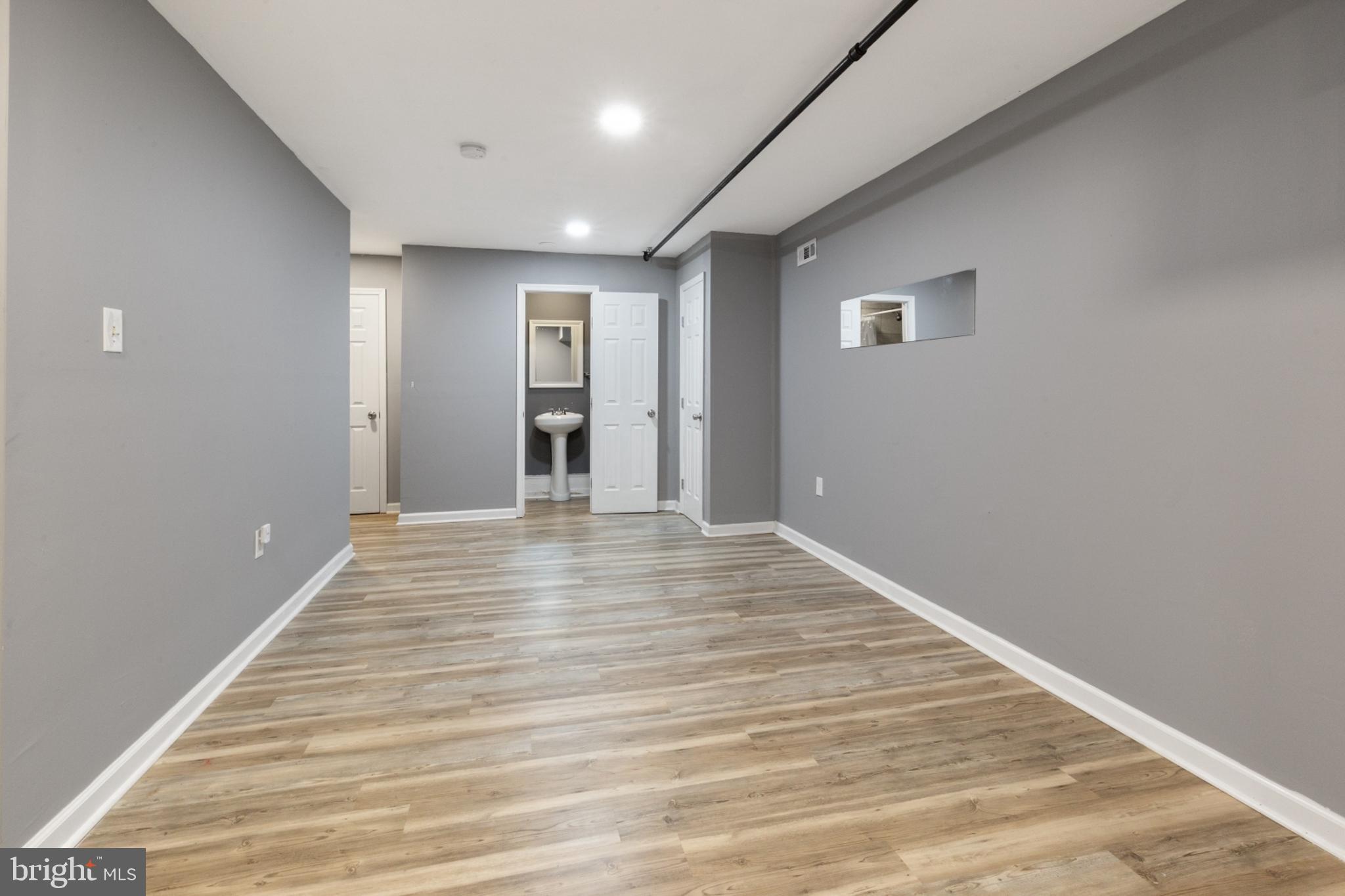 1719 Ridge Avenue Philadelphia, PA 19130 - Photo 11 of 32