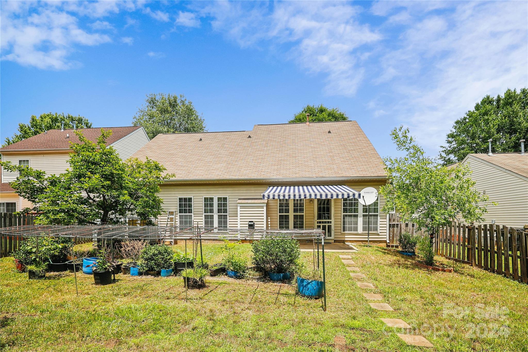14336 Williams Glenn Road Charlotte, NC 28273 - Photo 33 of 39 front view of a house with a yard