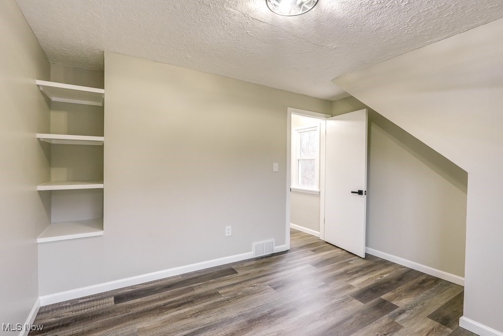 2109 Green Road Cleveland, OH 44121 - Photo 21 of 38