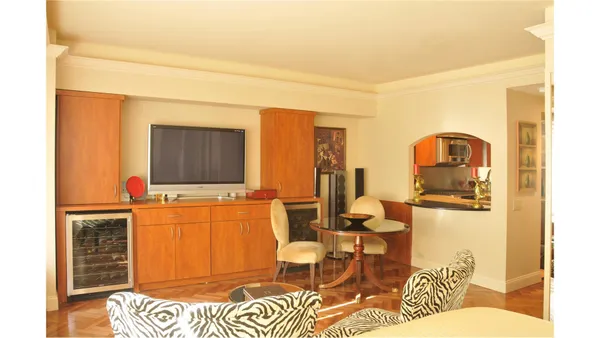 $4,000 | 150 West 56th Street, Unit 3509 | Midtown Central