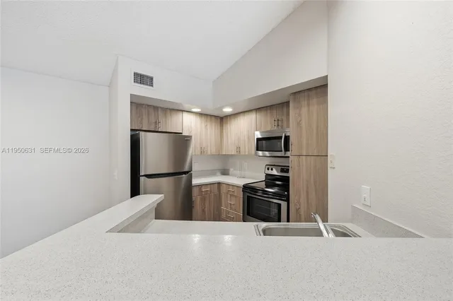 $1,800 | 437 Vista Isles Drive, Unit 2224, Sunrise, FL 33325