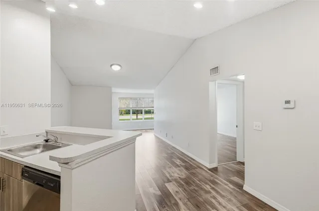 $1,800 | 437 Vista Isles Drive, Unit 2224, Sunrise, FL 33325