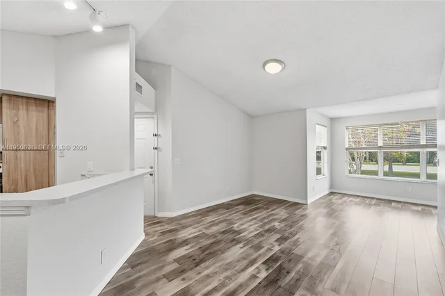 $1,800 | 437 Vista Isles Drive, Unit 2224, Sunrise, FL 33325