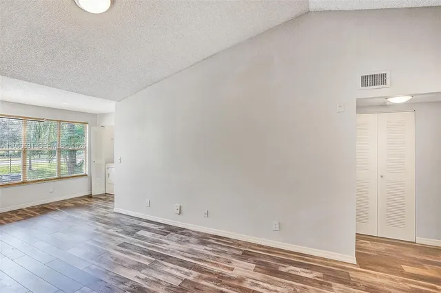 $1,800 | 437 Vista Isles Drive, Unit 2224, Sunrise, FL 33325