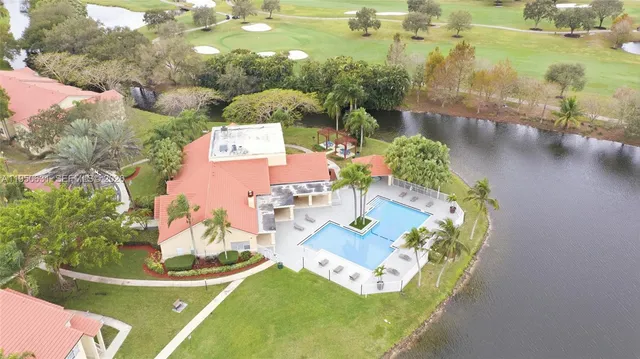 $1,800 | 437 Vista Isles Drive, Unit 2224, Sunrise, FL 33325