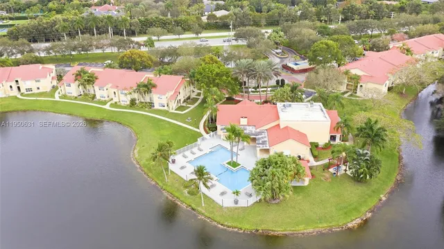 $1,800 | 437 Vista Isles Drive, Unit 2224, Sunrise, FL 33325