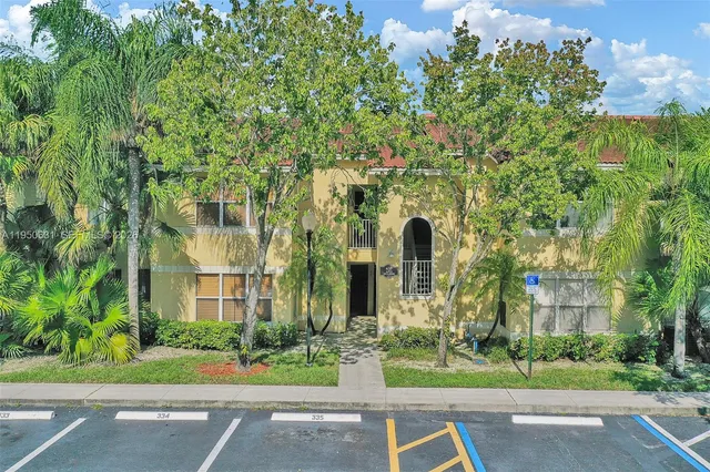 $1,800 | 437 Vista Isles Drive, Unit 2224, Sunrise, FL 33325