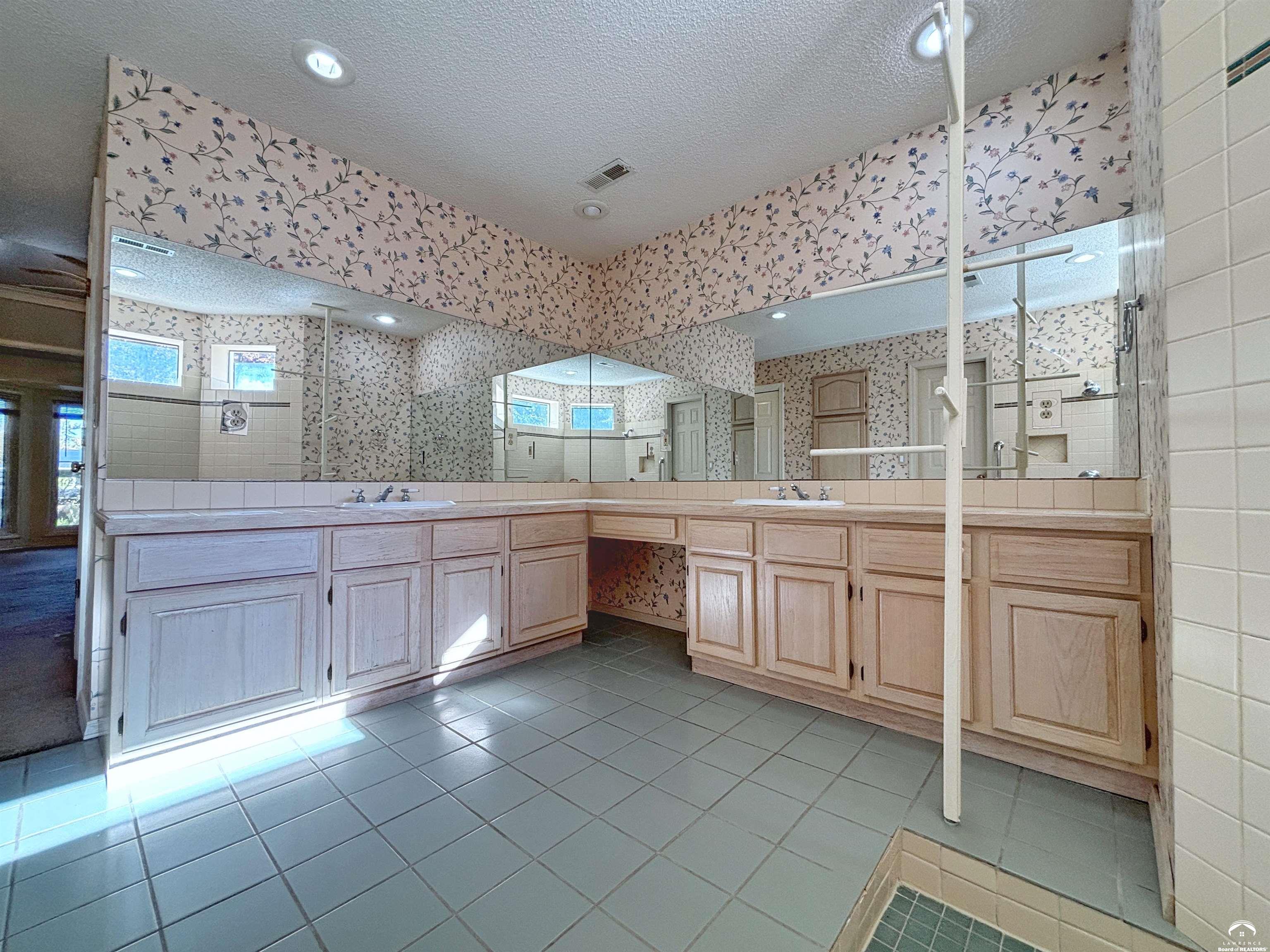 3007 Trail Road Lawrence, KS 66049 - Photo 33 of 70