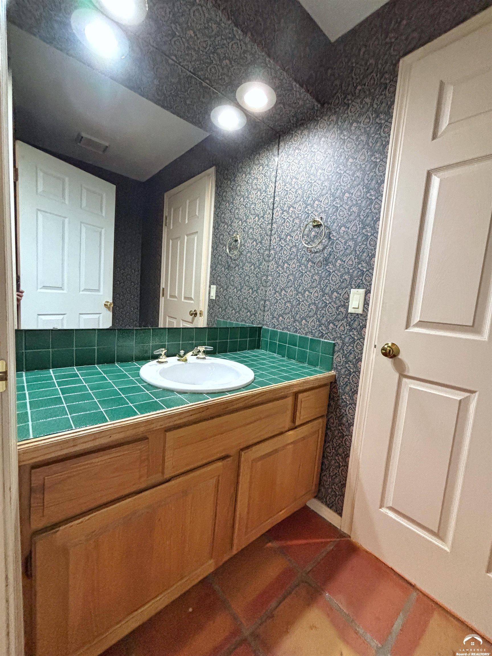 3007 Trail Road Lawrence, KS 66049 - Photo 38 of 70