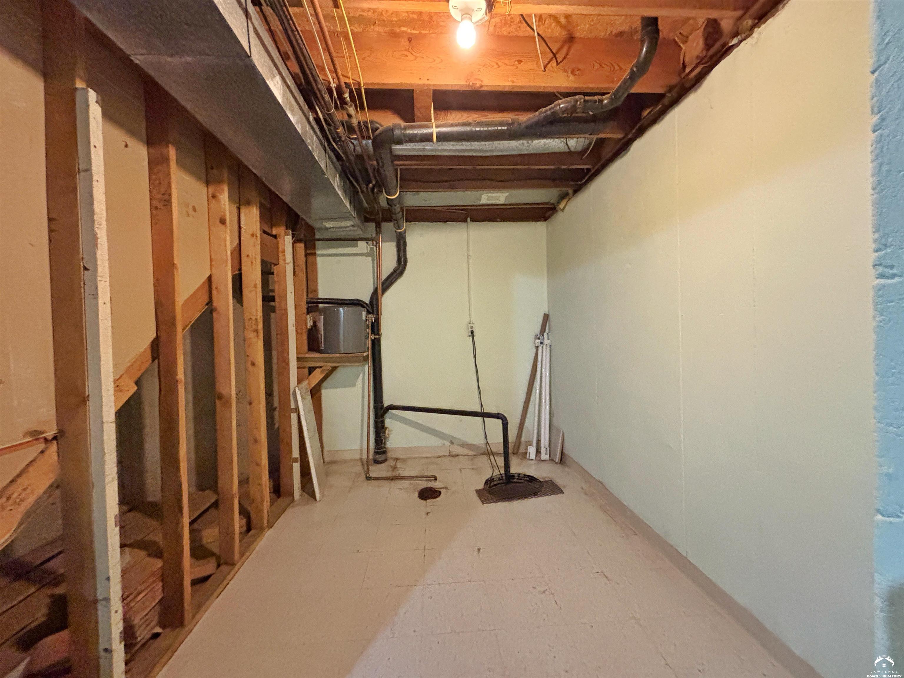 3007 Trail Road Lawrence, KS 66049 - Photo 58 of 70