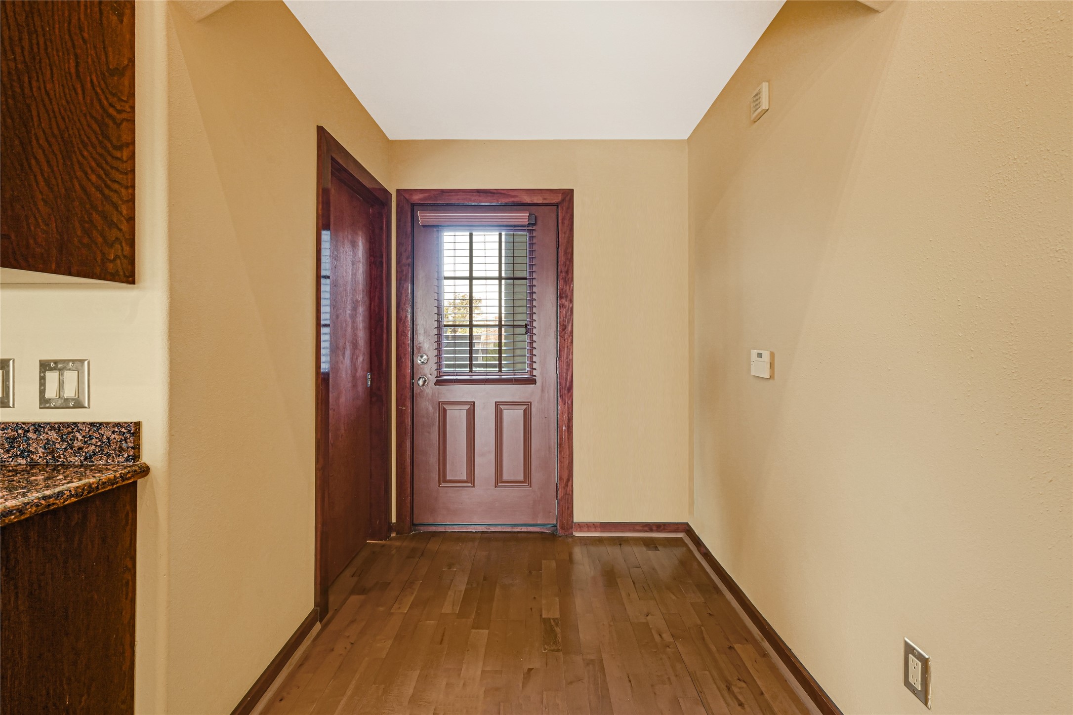 2900 Hamilton Street, Unit 25 Houston, TX 77004 - Photo 4 of 29 Entry Way