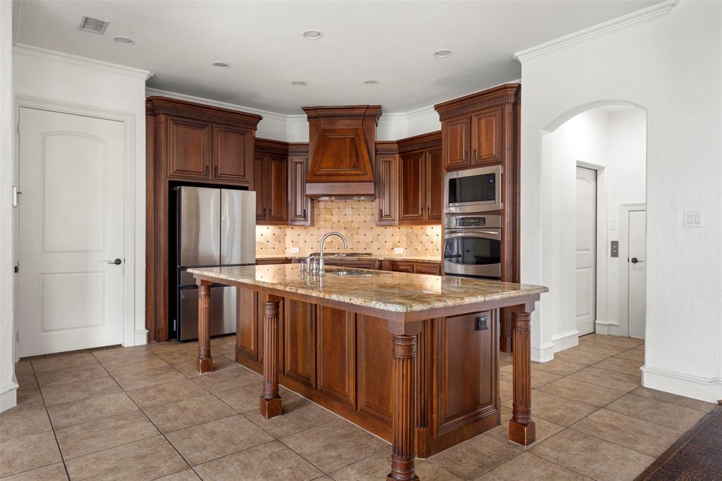 11292 Berkeley Hall Lane Frisco, TX 75033 - Photo 7 of 33