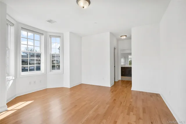 $4,995 | 55 1st Street, Unit 207, Pelham, NY 10803