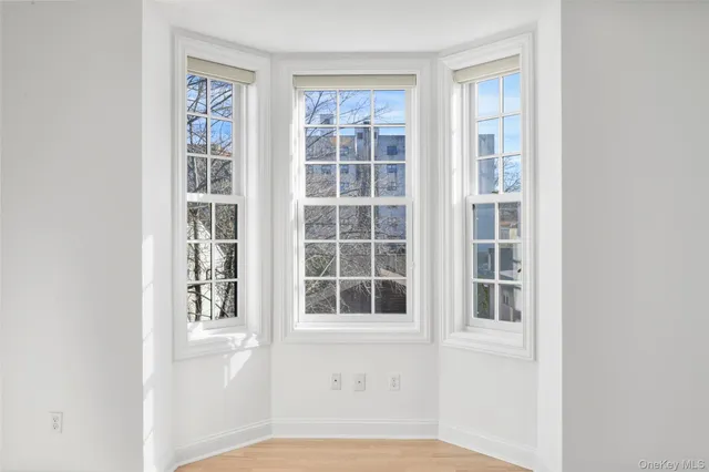 $4,995 | 55 1st Street, Unit 207, Pelham, NY 10803