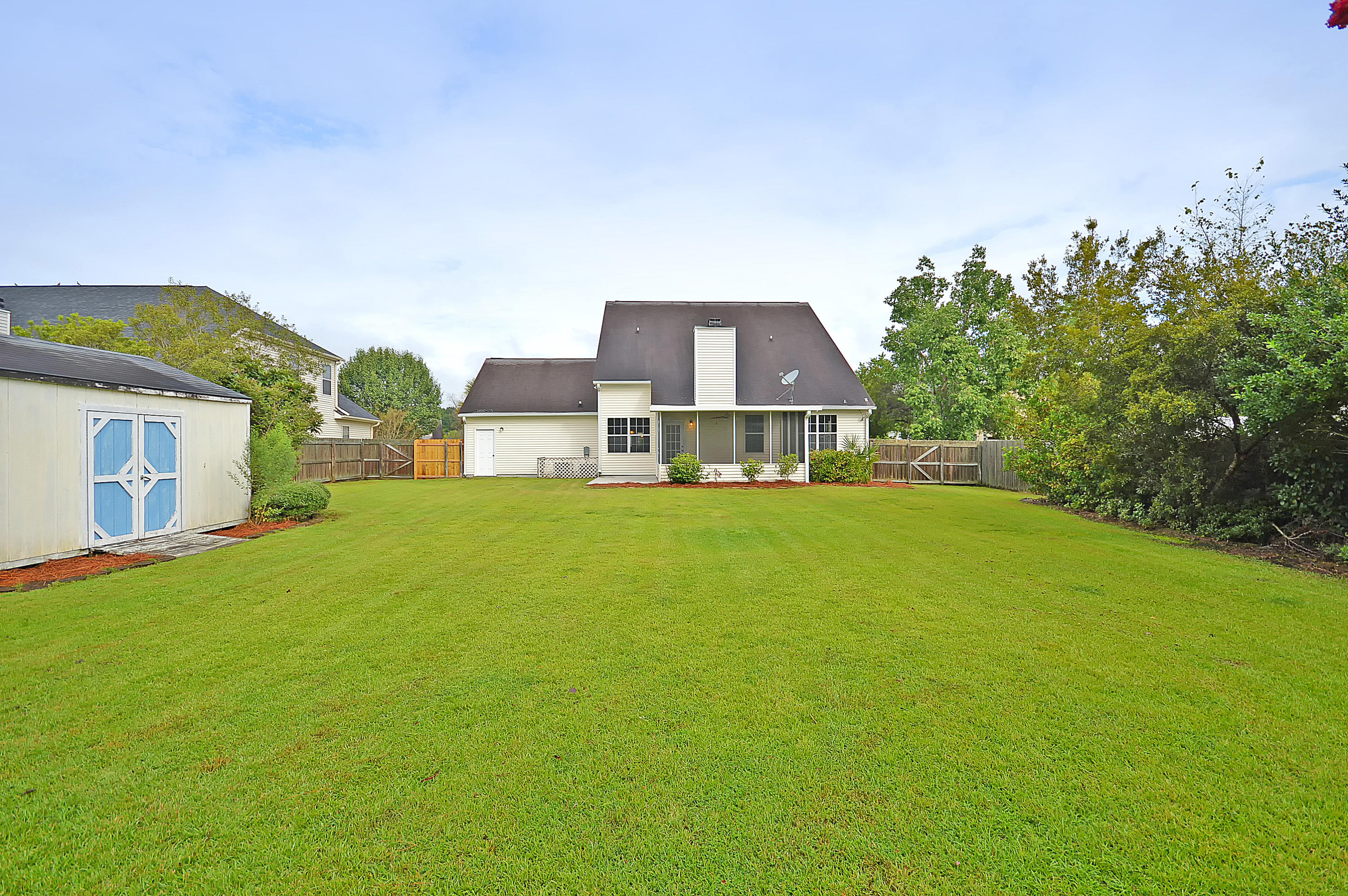 5063 Weatherstone Road Charleston, SC 29414 - Photo 7 of 35 Extremely Large Back yard