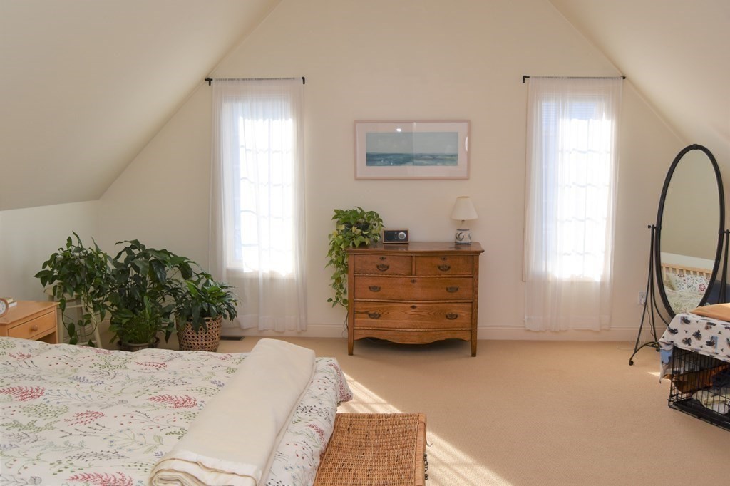 39 Summerfield Road Amherst, MA 01002 - Photo 27 of 42 Gallery Image 27
