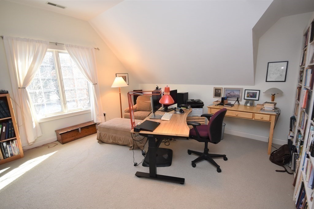 39 Summerfield Road Amherst, MA 01002 - Photo 36 of 42 Gallery Image 36
