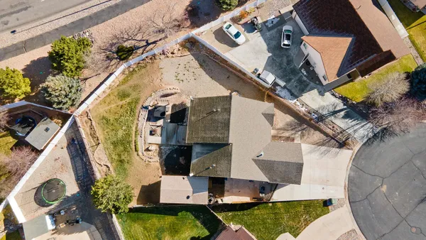 view of a house with a yard