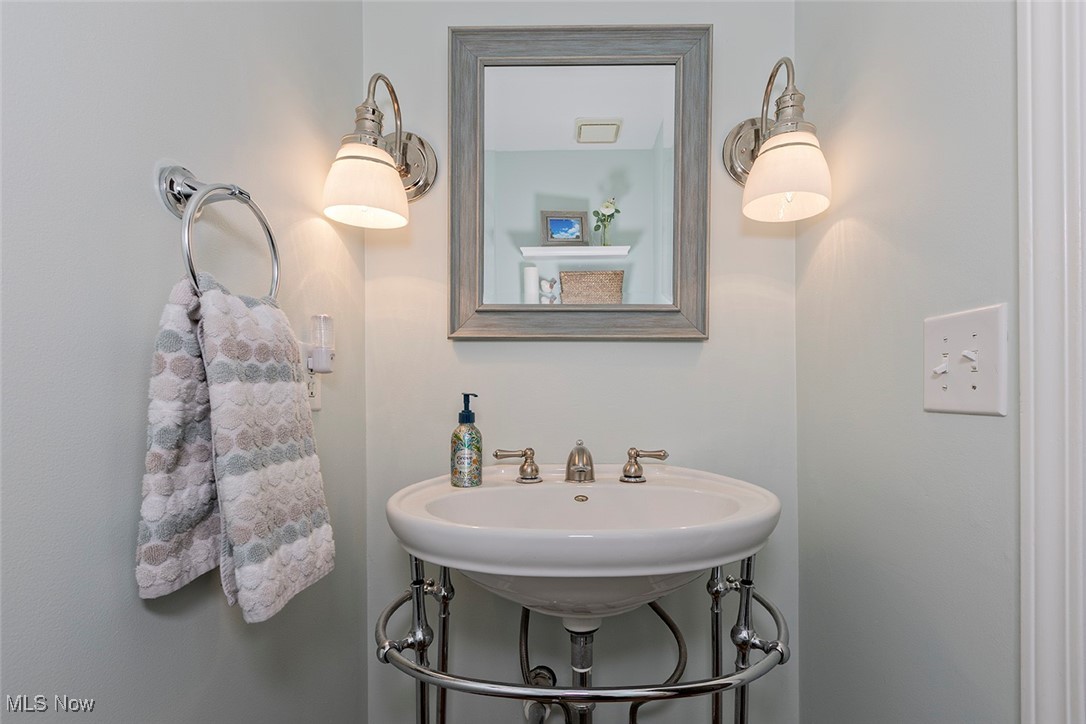 75 Kenton Road Chagrin Falls, OH 44022 - Photo 5 of 48 Gallery Image 5