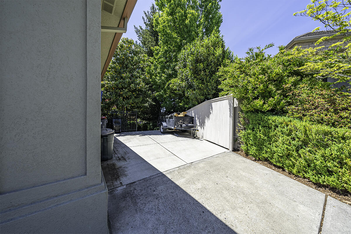 2972 Rosedale Terrace Medford, OR 97504 - Photo 48 of 55 DSC02209-HDR-Edit