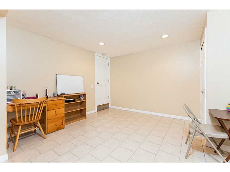 201 Colvintown Road Coventry, RI 02831 - Photo 17 of 24 Den/Family/Great Room.