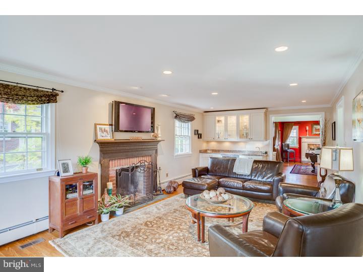 31 Colonial Ridge Drive Haddonfield, NJ 08033 - Photo 4 of 25 Living Room
