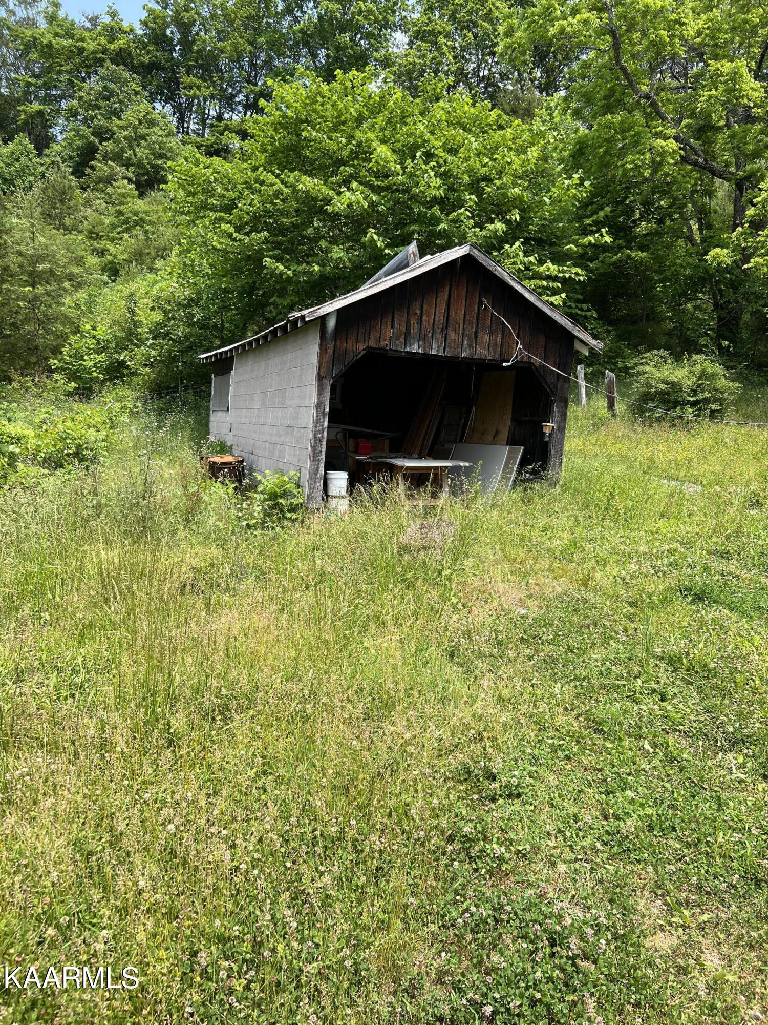 288 Old Forge Ridge Road Harrogate, TN 37752 - Photo 3 of 22 AE23A251-A4F9-4229-9001-463C82264351