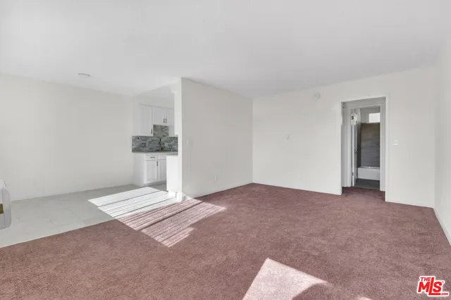 $1,795 | 7228 Allott Avenue, Unit 6, Van Nuys, CA 91405