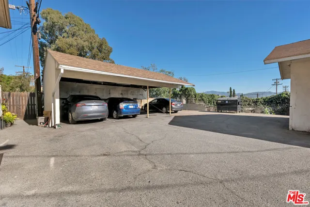 $1,795 | 7228 Allott Avenue, Unit 6, Van Nuys, CA 91405