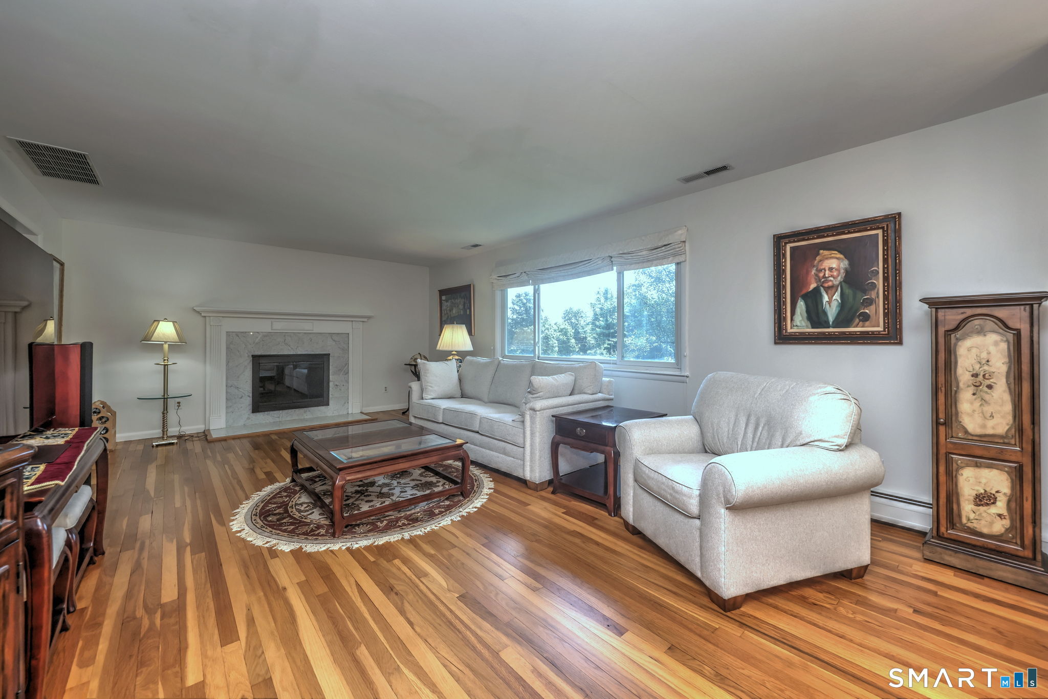 31 Paugussett Road Newtown, CT 06482 - Photo 7 of 40
