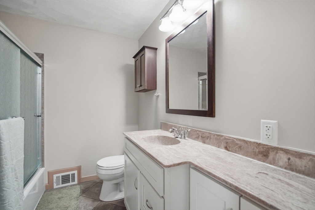 210 Winton Street Springfield, MA 01118 - Photo 32 of 42