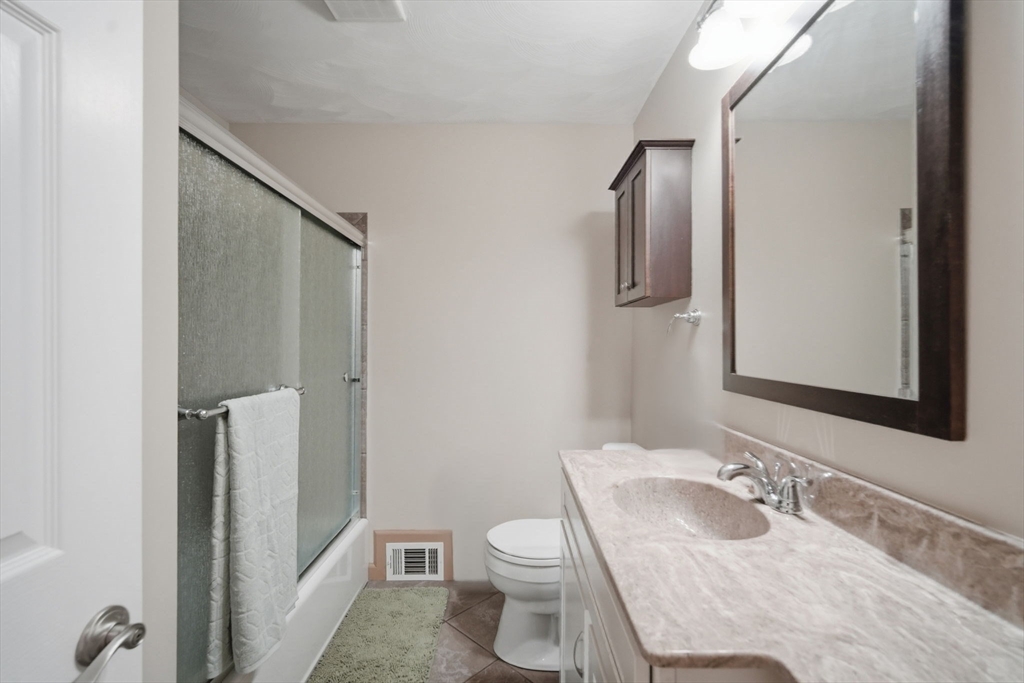 210 Winton Street Springfield, MA 01118 - Photo 33 of 42
