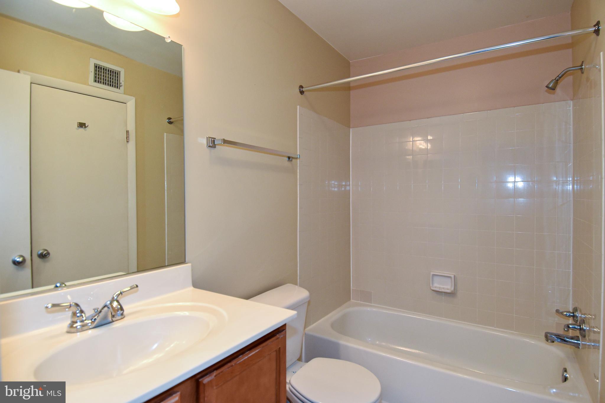 1782 Jonathan Way, Unit 1782E Reston, VA 20190 - Photo 22 of 44