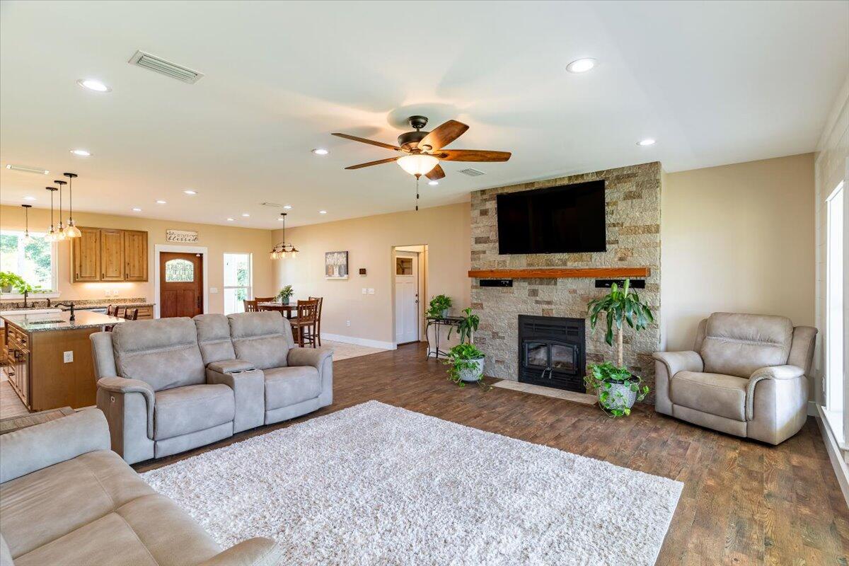888 Coy Ellis Road DeFuniak Springs, FL 32433 - Photo 12 of 32 40-Coy Ellis Rd-40
