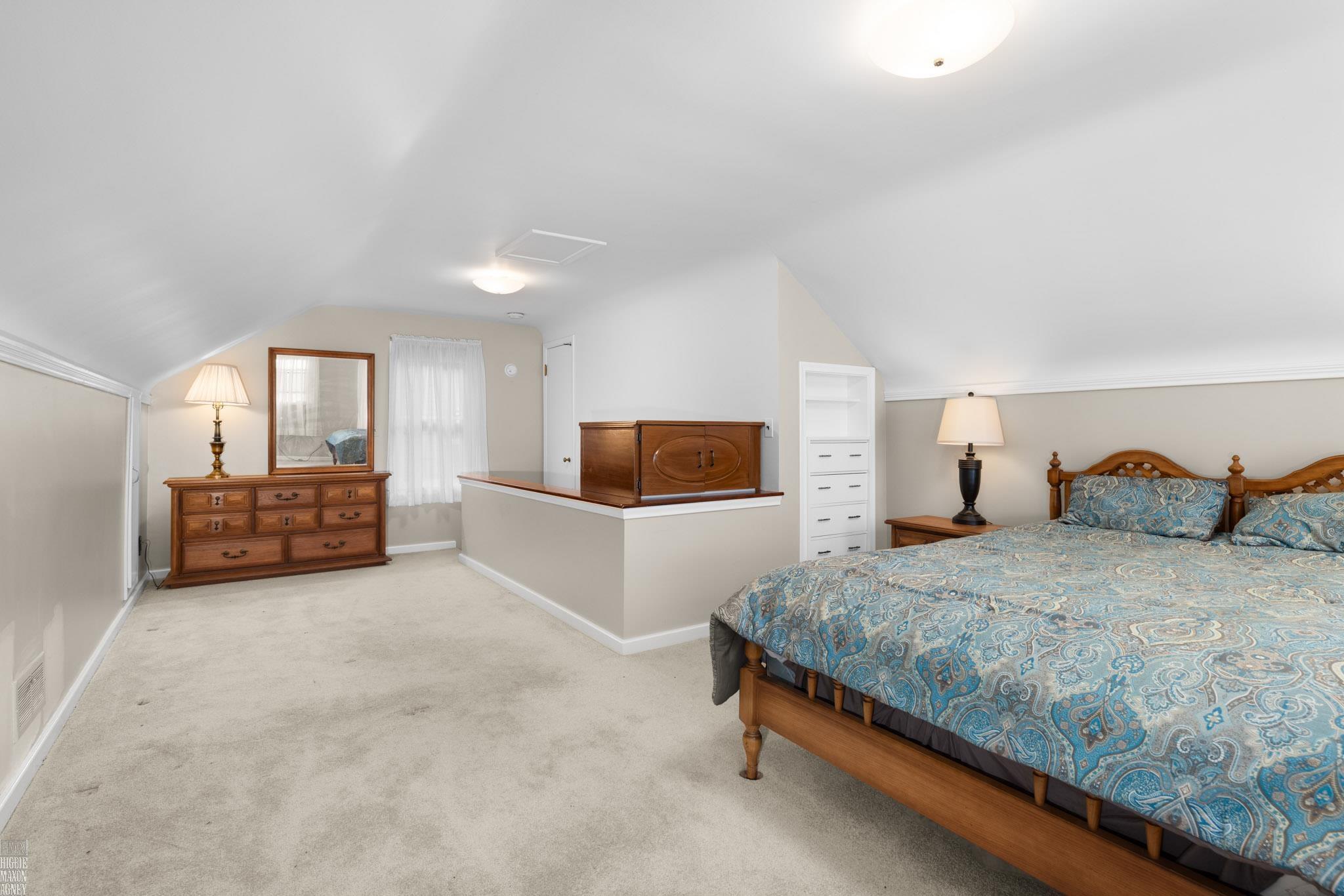 2057 Hawthorne Road Grosse Pointe, MI 48236 - Photo 24 of 43 50171177-b5a4b008-daab-4b62-94d7-a4c1b76d4803.JPG
