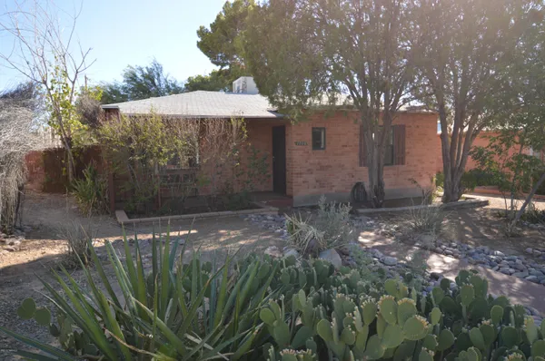 $1,500 | 1708 East Spring Street, Tucson, AZ 85719