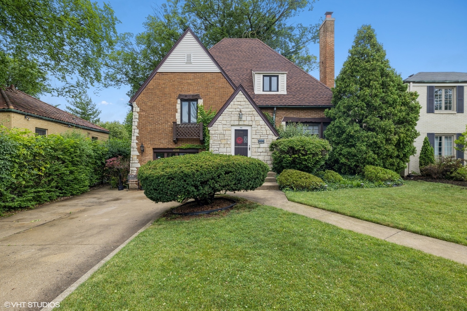458 Uvedale Road Riverside, IL 60546 - Photo 1 of 1 a front view of a house with a yard