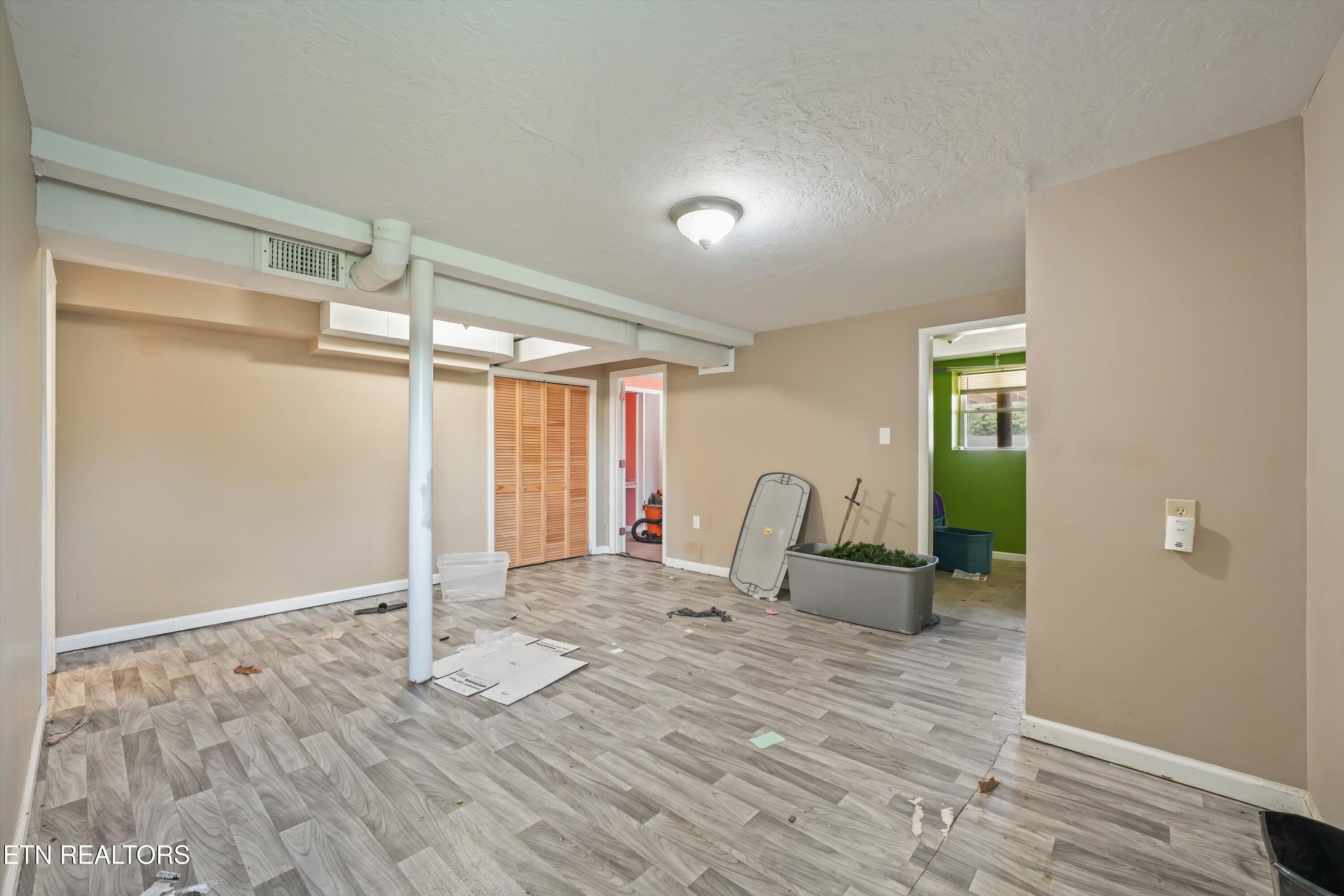 155 Kentucky Avenue Oak Ridge, TN 37830 - Photo 23 of 37 23-155 Kentucky Ave 01