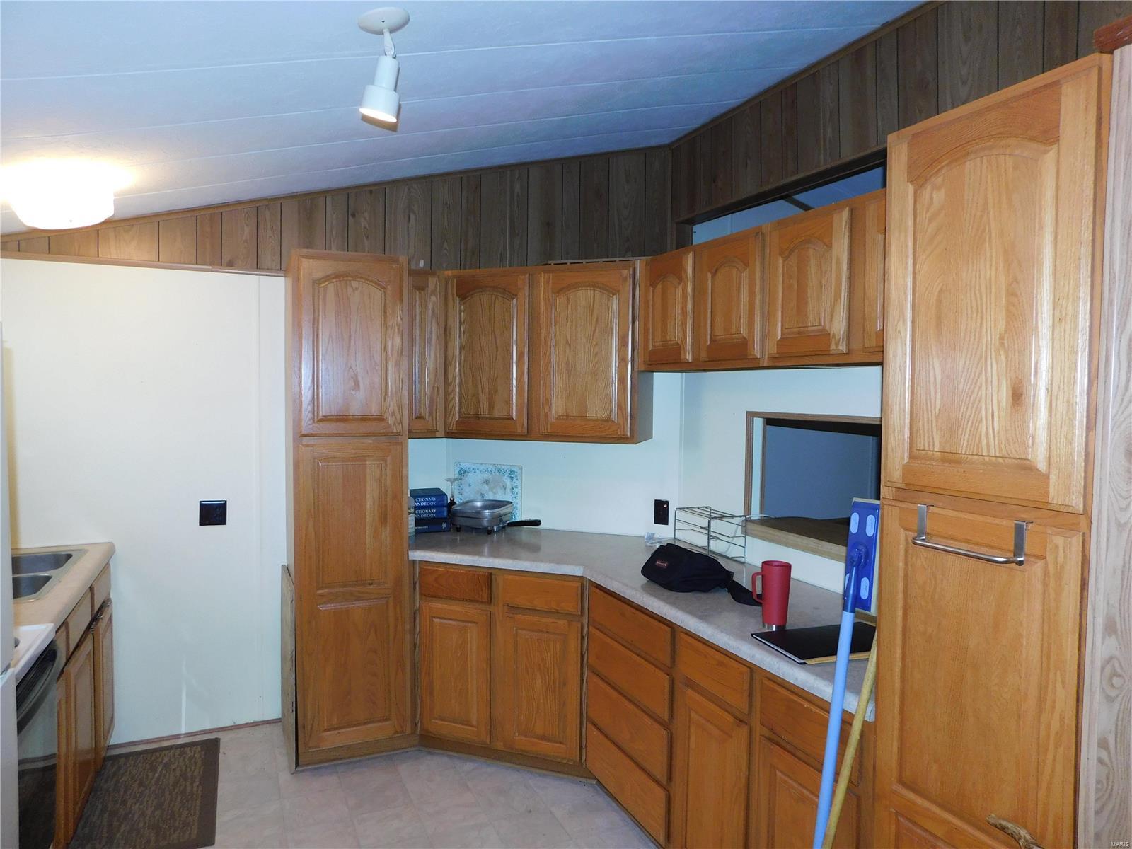 1225 Mary Irene Road New Baden, IL 62265 - Photo 4 of 19 Gallery Image 4