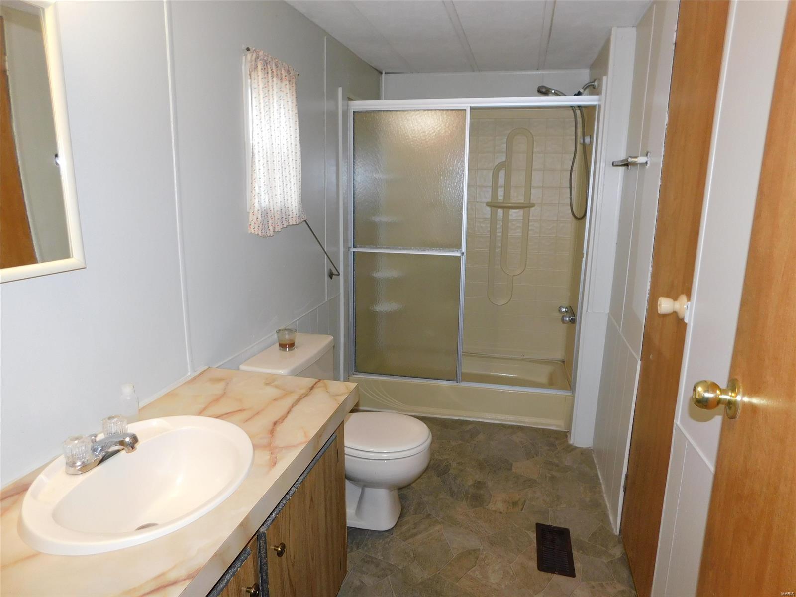 1225 Mary Irene Road New Baden, IL 62265 - Photo 10 of 19 Gallery Image 10
