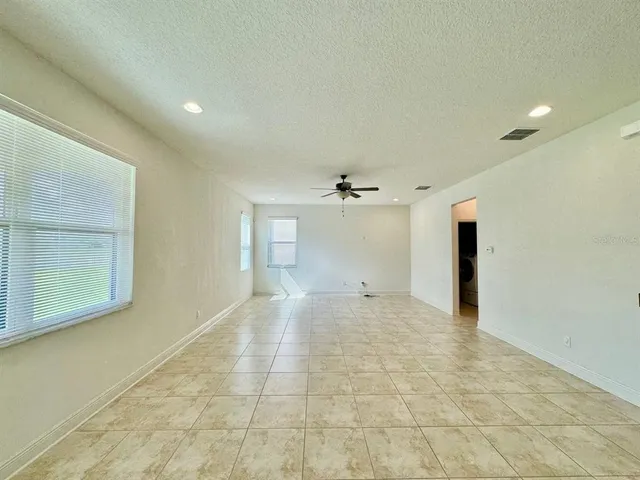 a view of livingroom with furniture