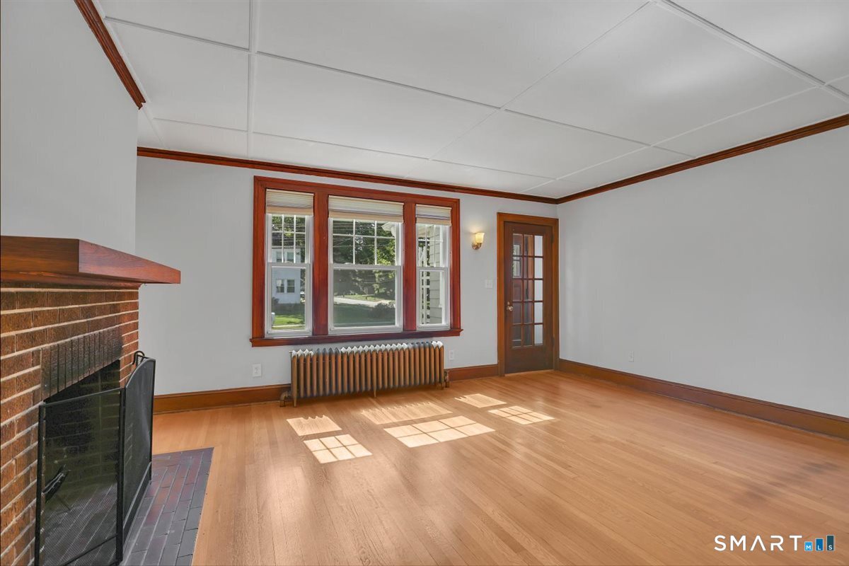 152 Brace Road West Hartford, CT 06107 - Photo 8 of 31 Gallery Image 8