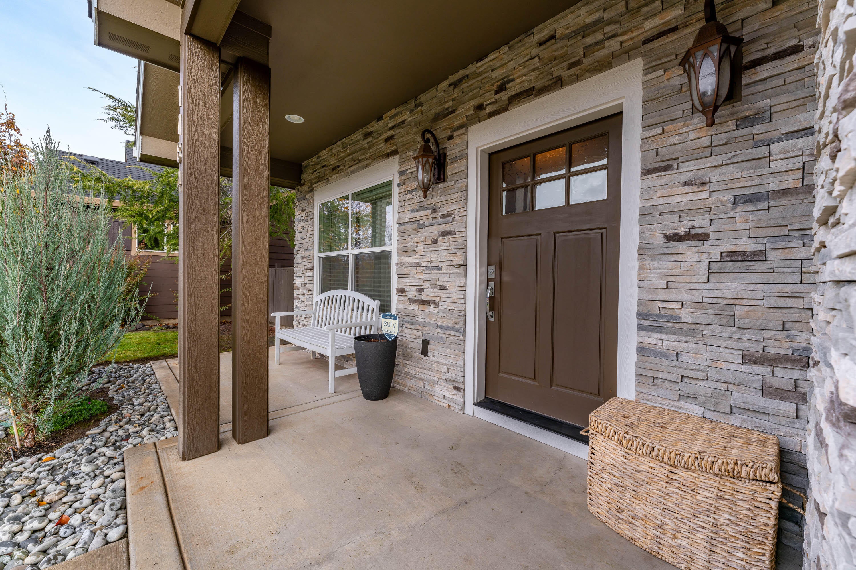 1184 Boulder Ridge Street Central Point, OR 97502 - Photo 2 of 26 Front porch