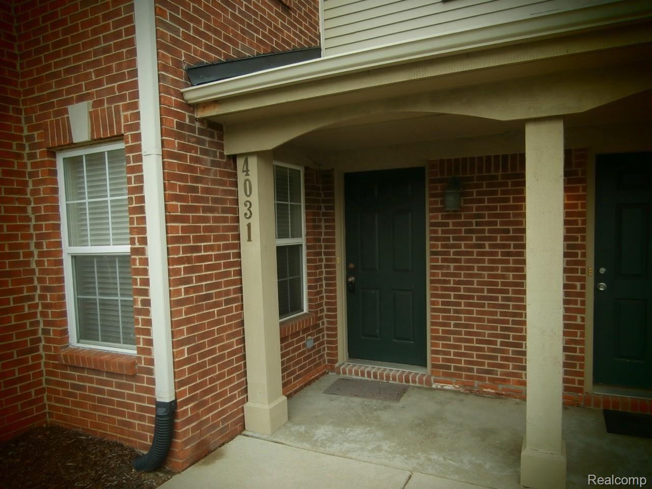 4031 Hampton Ridge Boulevard Howell, MI 48843 - Photo 1 of 23 Entry - Copy.JPG