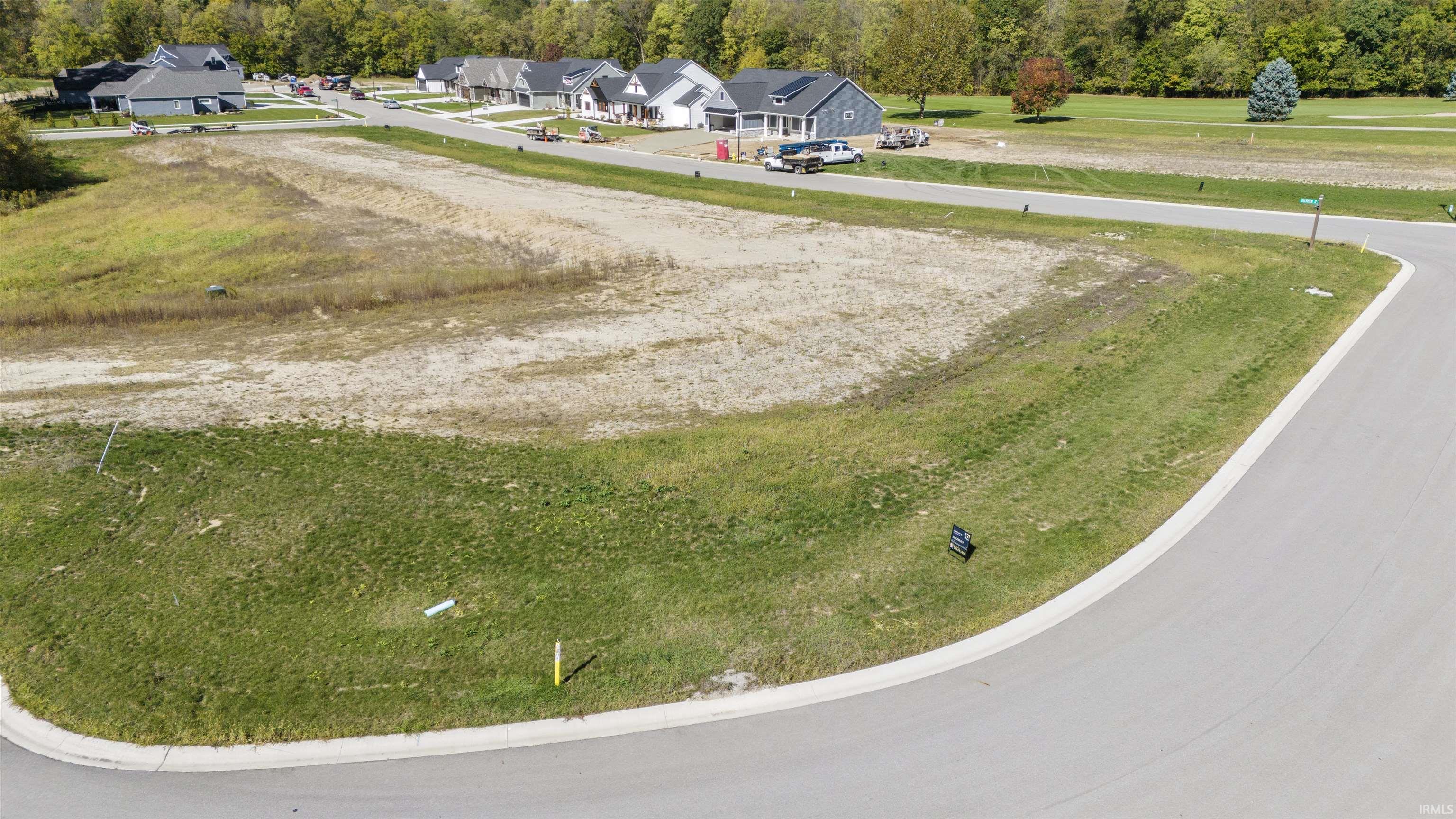 1913 Golfview Auburn, IN 46706 - Photo 2 of 7